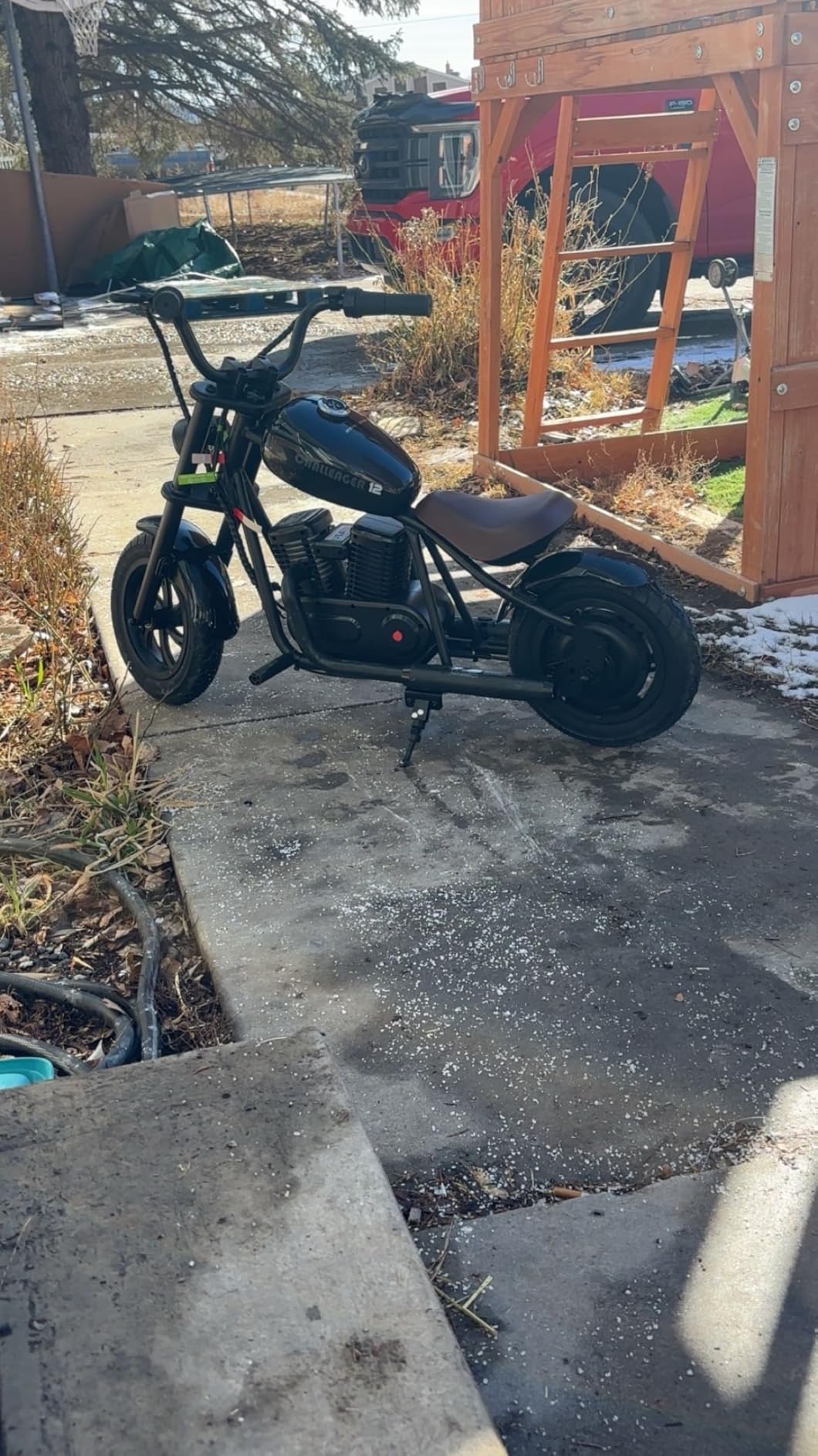 Hyper GoGo Electric Dirt Bike for Kids, Ideal Gift Electric Motorcycle with Ambient Light, Music Player, Simulated Fog Emission, Up to 10MPH & 60 Minutes Continuous Ride (Radiant Black) customer photo 1