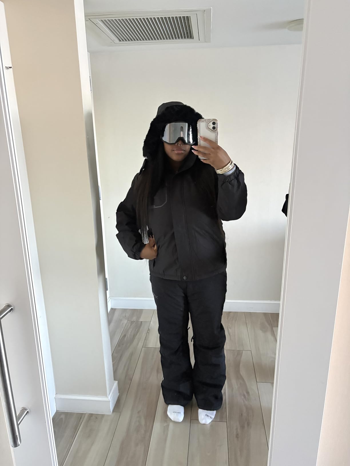 MOERDENG Women's Waterproof Insulated Ski Jacket Warm Winter Snow Coat | Windproof, Waterproof, Detachable Hood, Zipper Pockets, Breathable, Ideal for Skiing Snowboarding Hiking customer photo 1