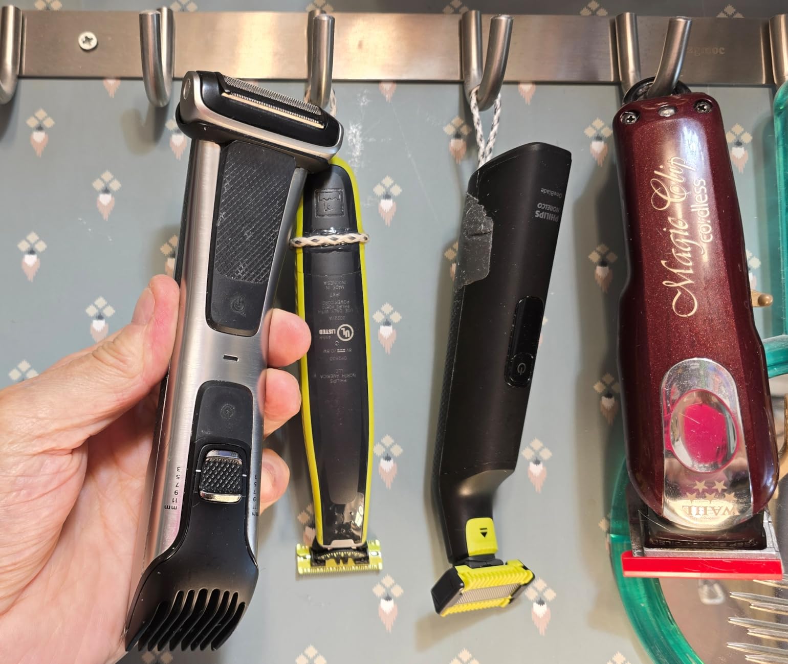 Philips Norelco OneBlade Pro 360 Face + Body Electric Shaver, Beard Trimmer and Groomer, with 360 Blade Technology, 14-Length Precision Comb, Body Kit, Soft Pouch, Model QP6542/70 customer photo 1