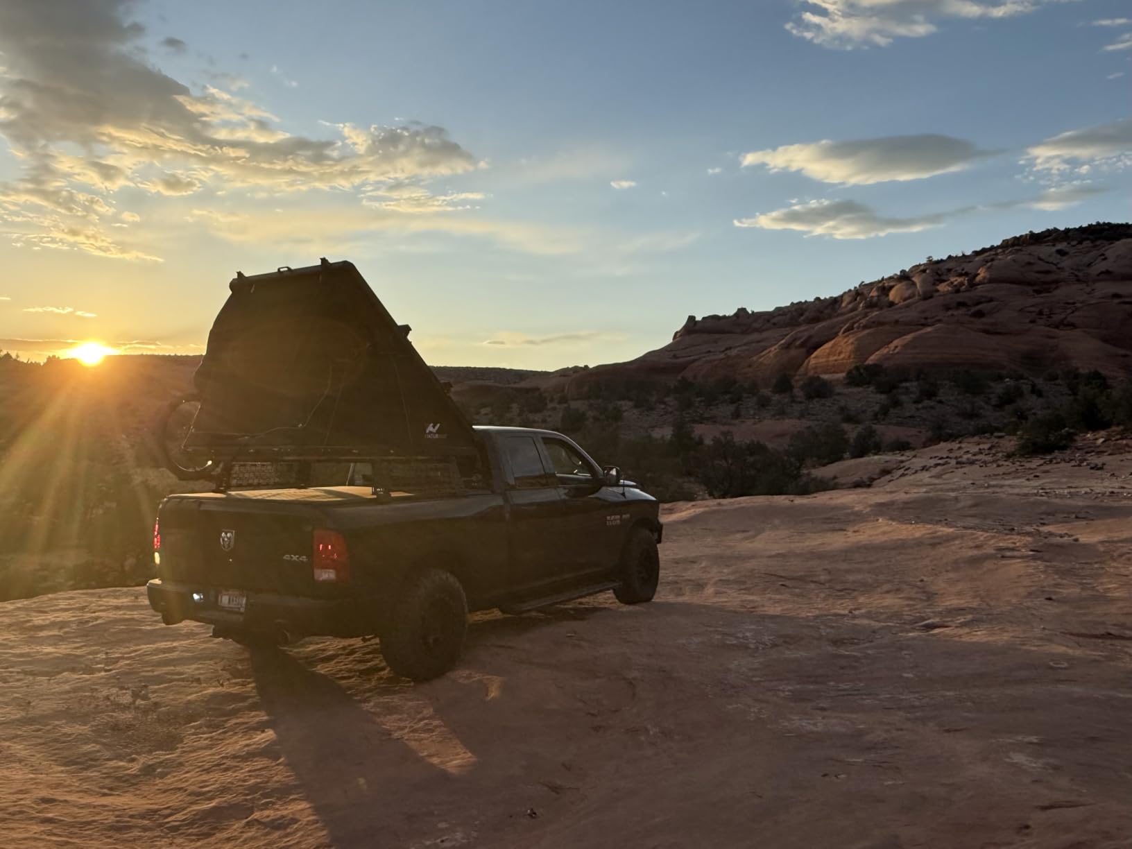 Naturnest Rooftop Tent Hard Shell, Easy Set Up Pop Up Tent for 2 Person Camping, Waterproof UV-Resistant Blackout Privacy 4 Season Tents - Polaris Plus customer photo 1