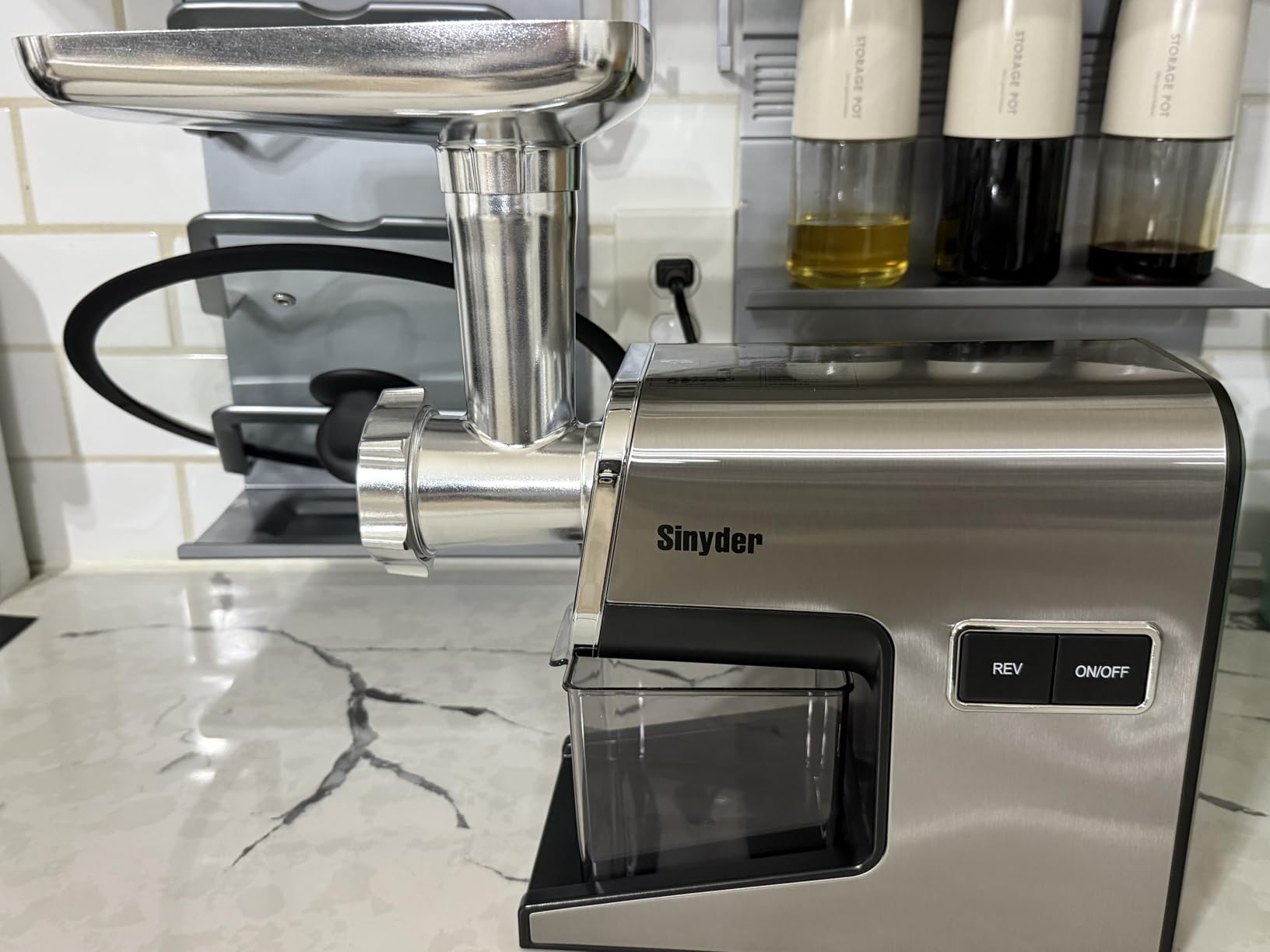 Sinyder Electric Meat Grinder 3000W Max Stainless Steel Mincer | Pure Copper Motor, Metal Gears, Stainless Steel Body, 2 Blades & 3 Grinding Plates, Sausage Stuffer Tubes & Kubbe Kit customer photo 2