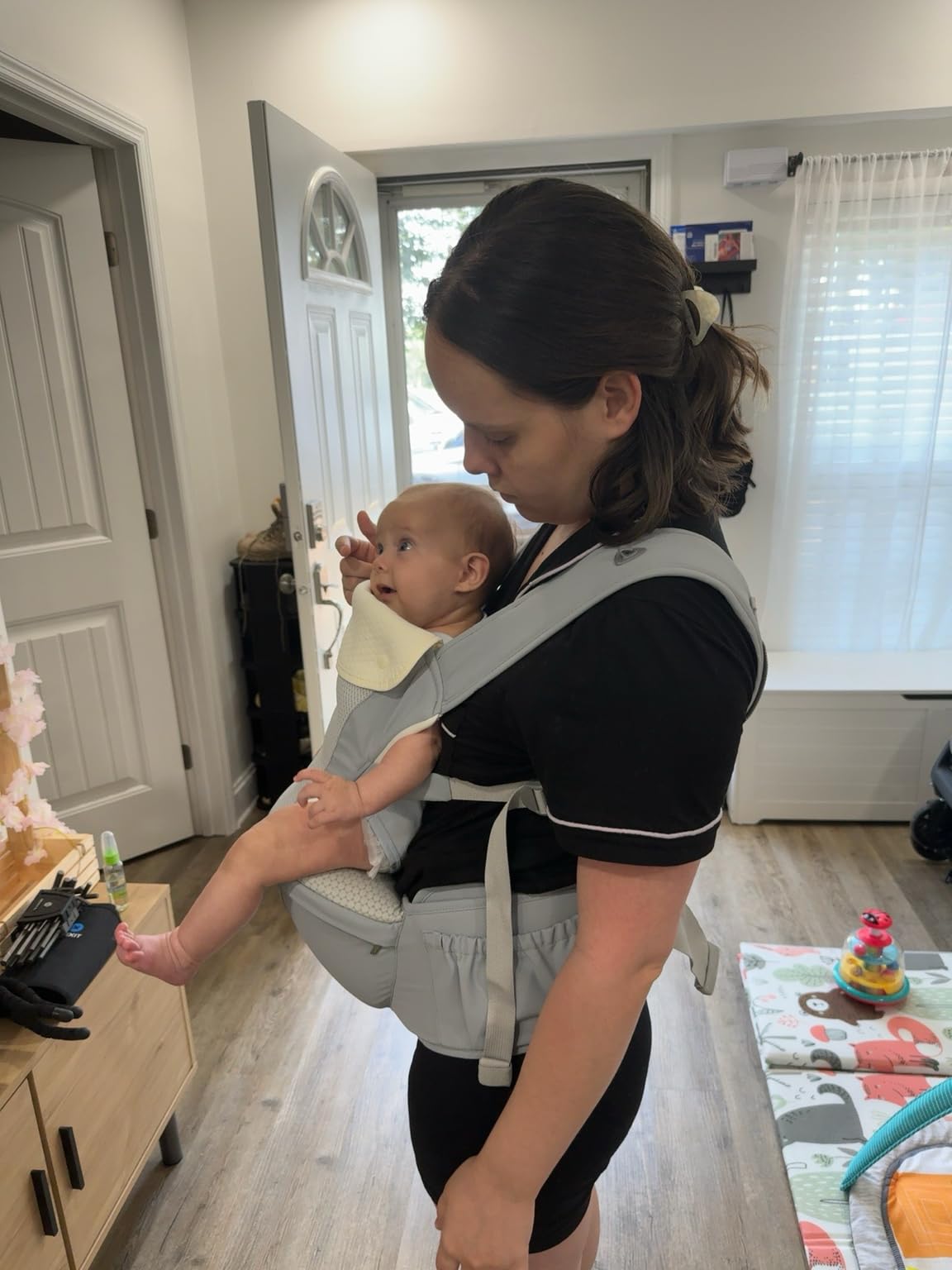 Bebamour Baby Carrier with Hip Seat, All-Position Breathable Mesh Hip Seat & Carrier 0-36Months with Head Hood, 3 PCS Cotton Pads, Waist Extender, Storage Bag & Pacifier Case, Khaki customer photo 2