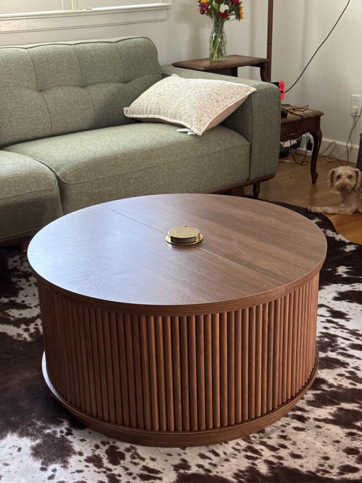 LYNCOHOME Fluted Lift Top Coffee Table with Storage, Modern Coffee Table for Living Room, Home Office (Walnut) customer photo 2