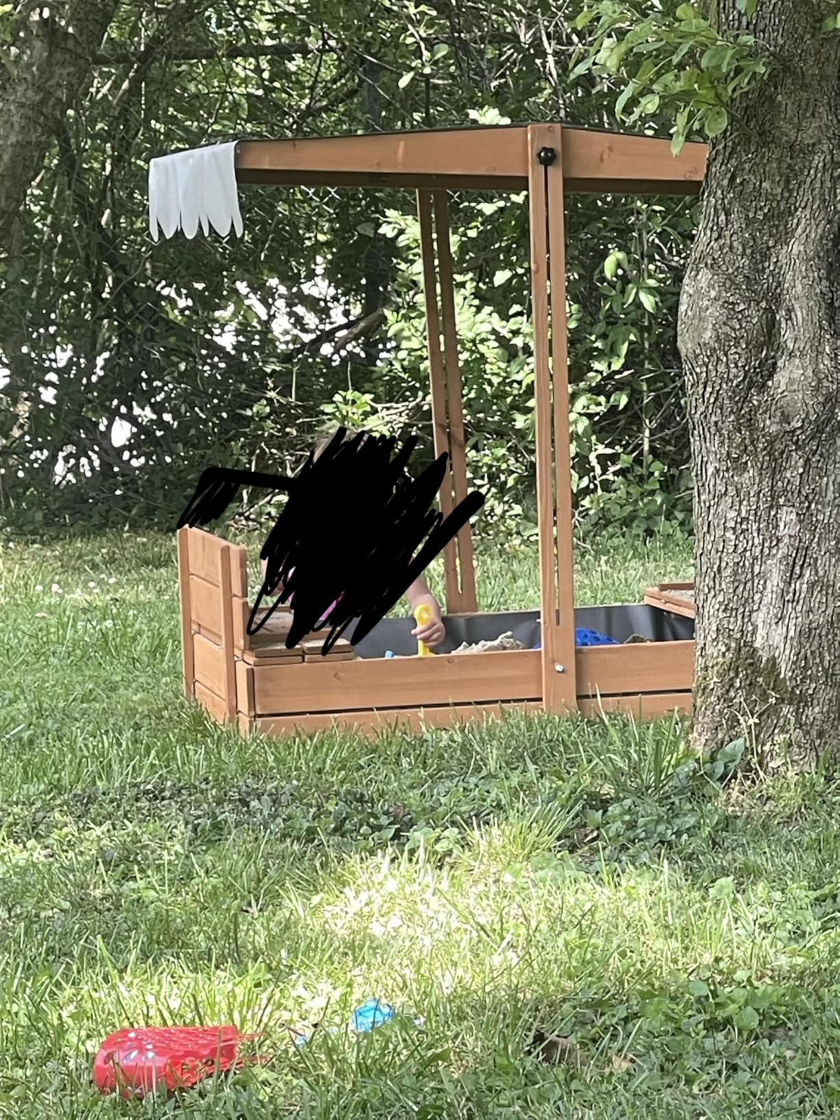 YOLENY Sandbox with Lid,Kids Sandbox with Cover Outdoor,Wooden Sand Box with 2 Foldable Bench Seats,Adjustable UV-Resistant Roof & Bottom Liner,Sand Box for Kids Ages 2-8, Perfect for Backyard,Beach customer photo 1