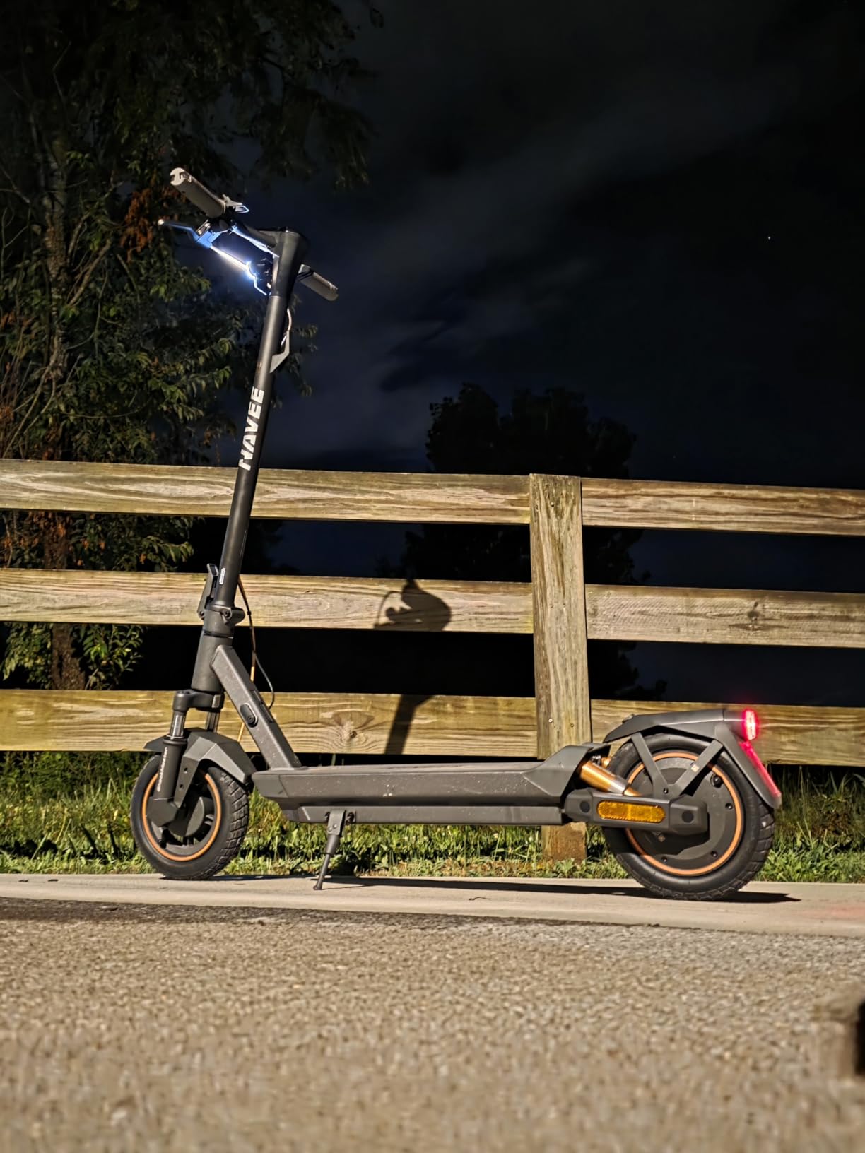 NAVEE GT3/ST3/GT5 Series Electric Scooter, 20/25 MPH Top Speed, 30-55.9 Miles Max Range, 1000-1638W Motor with Dual Suspension, 10