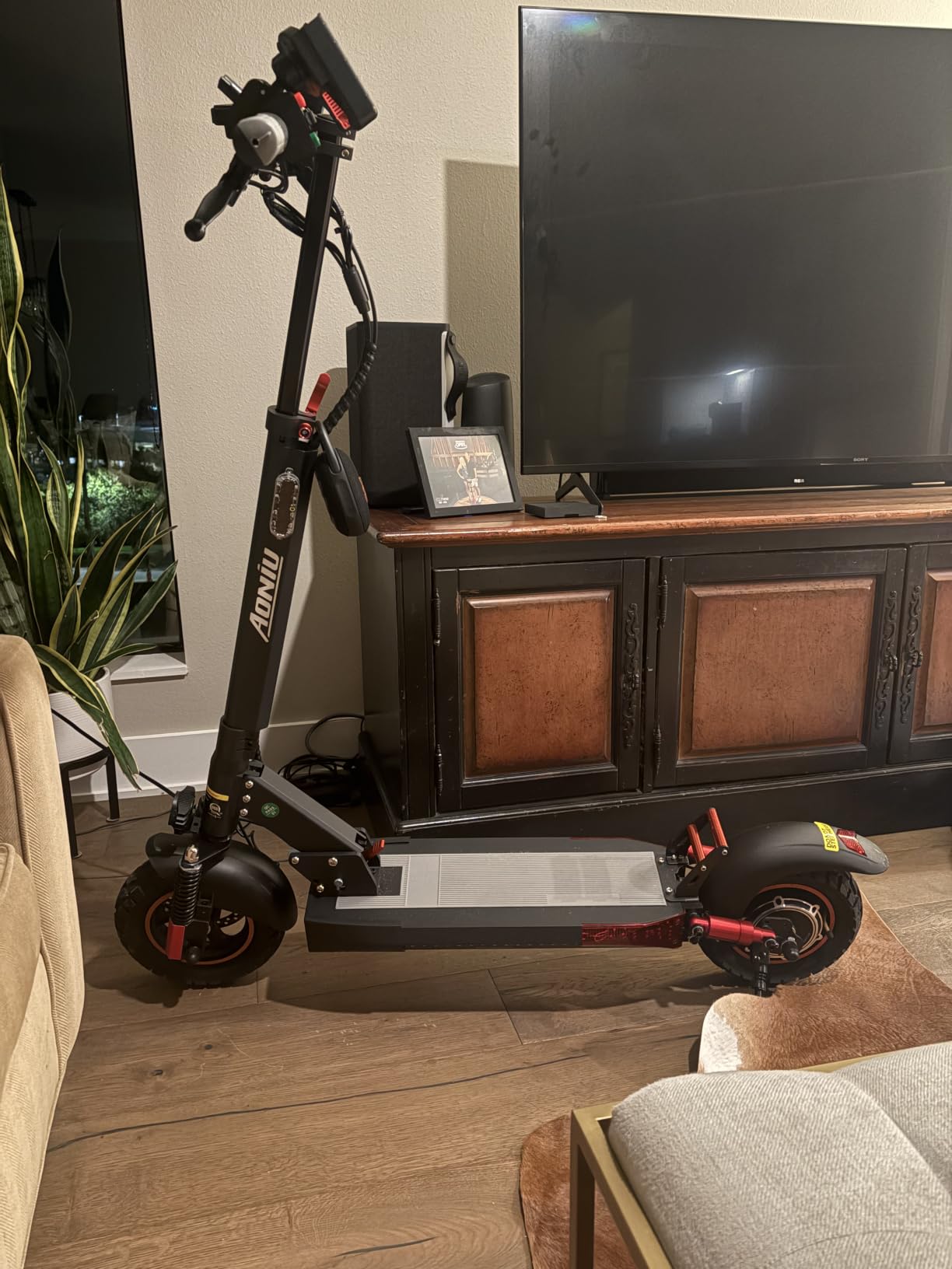 Off Road M4 Electric Scooter for Adults Escooter with Seat, E Scooter Fast 28mph Max 300 Lbs+ Heavy Duty Electric Scooters Long Range 31 Miles Max, High Performance Foldable for Teens Commuting customer photo 1