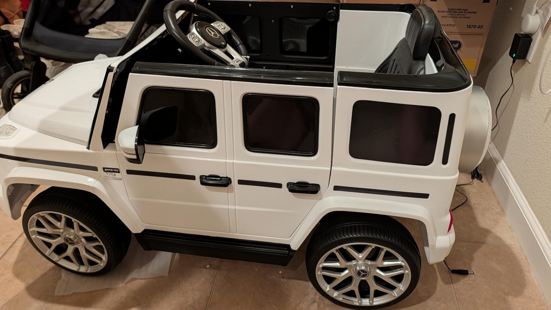 ELEMARA Licensed Mercedes-Benz AMG G63 Ride on Toys, Electric Car for Kids W/Parents Control, Electric Powered G Wagon Ride On Truck Toy, Low Battery Prompt, Bluetooth, Flickering Lights/LED Lights, White customer photo 2