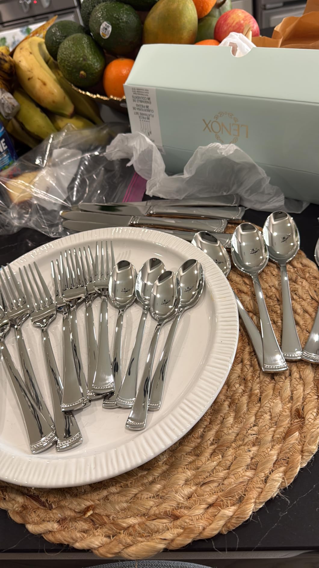 Lenox Portola 20-Piece 18/10 Silverware Set for 4, Flatware | silver, dishwasher safe | includes knives, forks, and spoons | heavy duty, cutlery set for kitchen and dining, utensil set customer photo 1