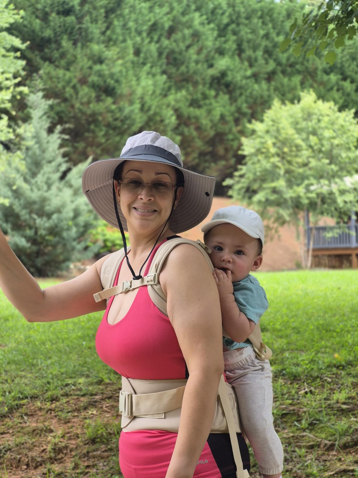 Baby Carrier with Hip Seat, 6-in-1 Baby Carrier Newborn to Toddler, Adjustable Detachable Infant Toddler Carrier, Hands-Free Baby Holder, All Seasons, Perfect for Shopping Travelling (Khaki) customer photo 1