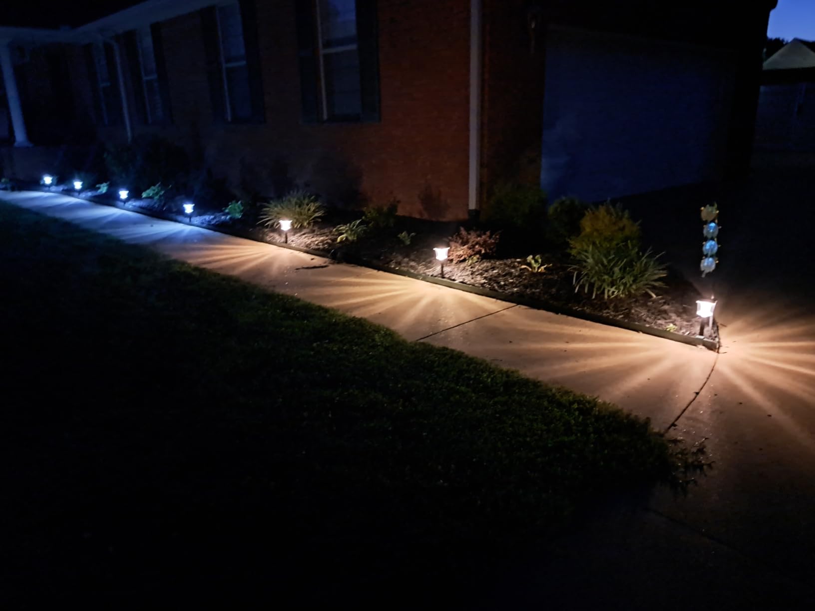 BITPOTT Super Bright Solar Pathway Lights 8 Pack, Adjustable Warm & Cold Solar Lights Outdoor Waterproof IP65, Auto On/Off, Outdoor Decor Light for Garden, Landscape, Path, Yard, Patio, Driveway customer photo 2