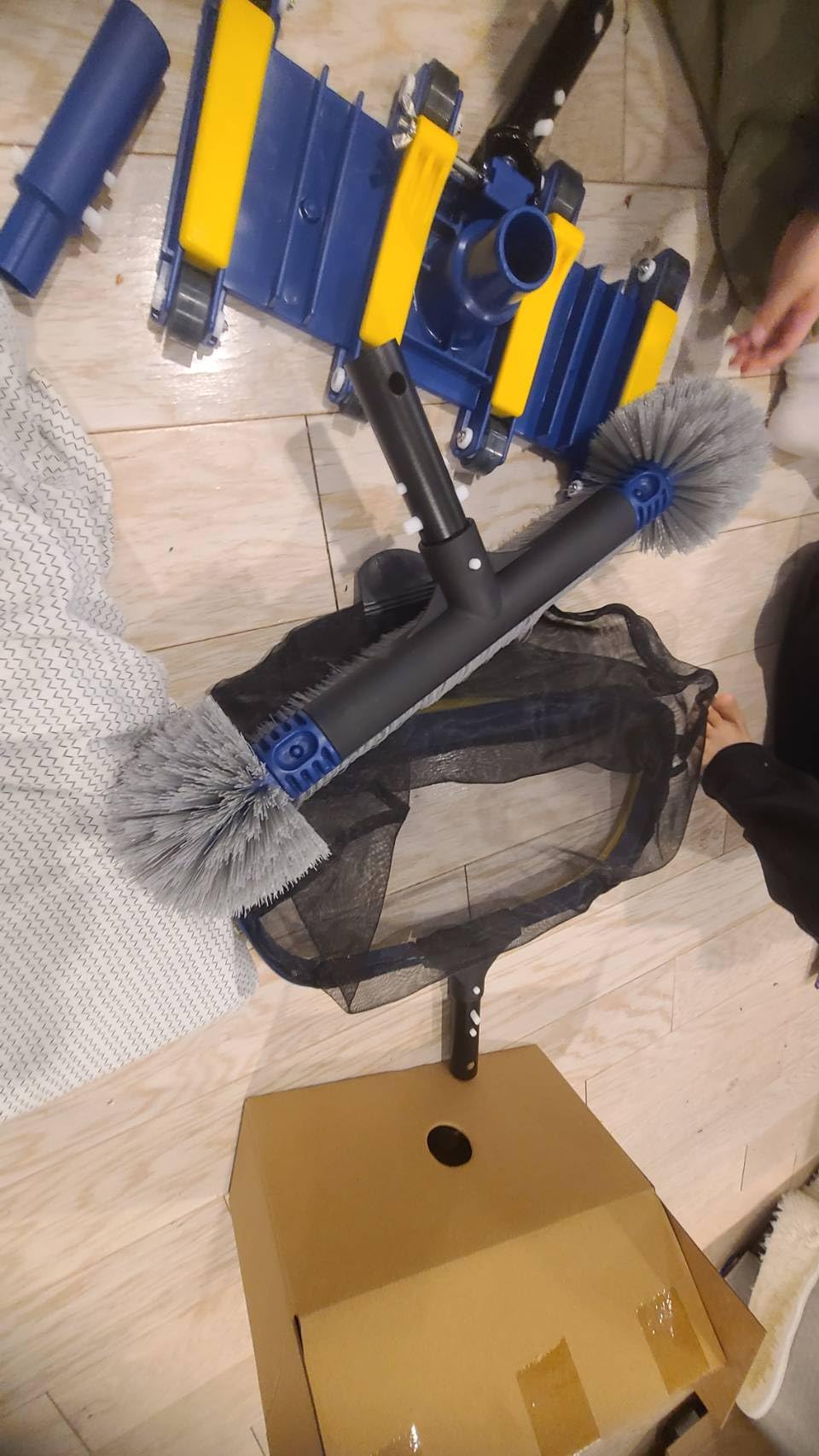 Poolvio Deluxe Swimming Pool Cleaning Kit Including Skimmer Net, 2-in-1 Pool Brush & Weighted Vacuum Head with Wheels for Above Ground & Inground Pools customer photo 1
