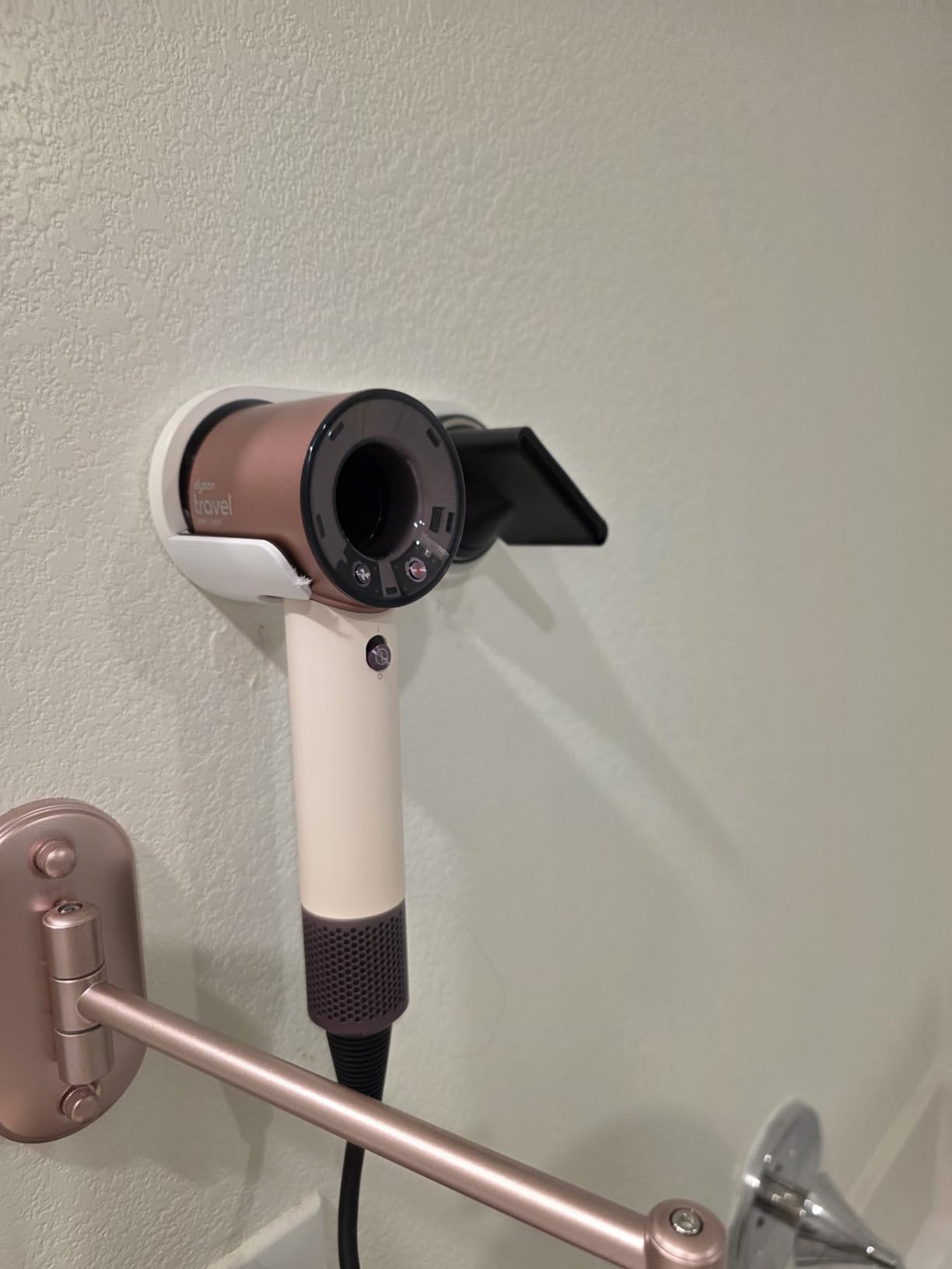 Dyson Supersonic Travel Hair Dryer, Lightweight, Universal Voltage, Compatible with Supersonic and Supersonic Nural attachments customer photo 2