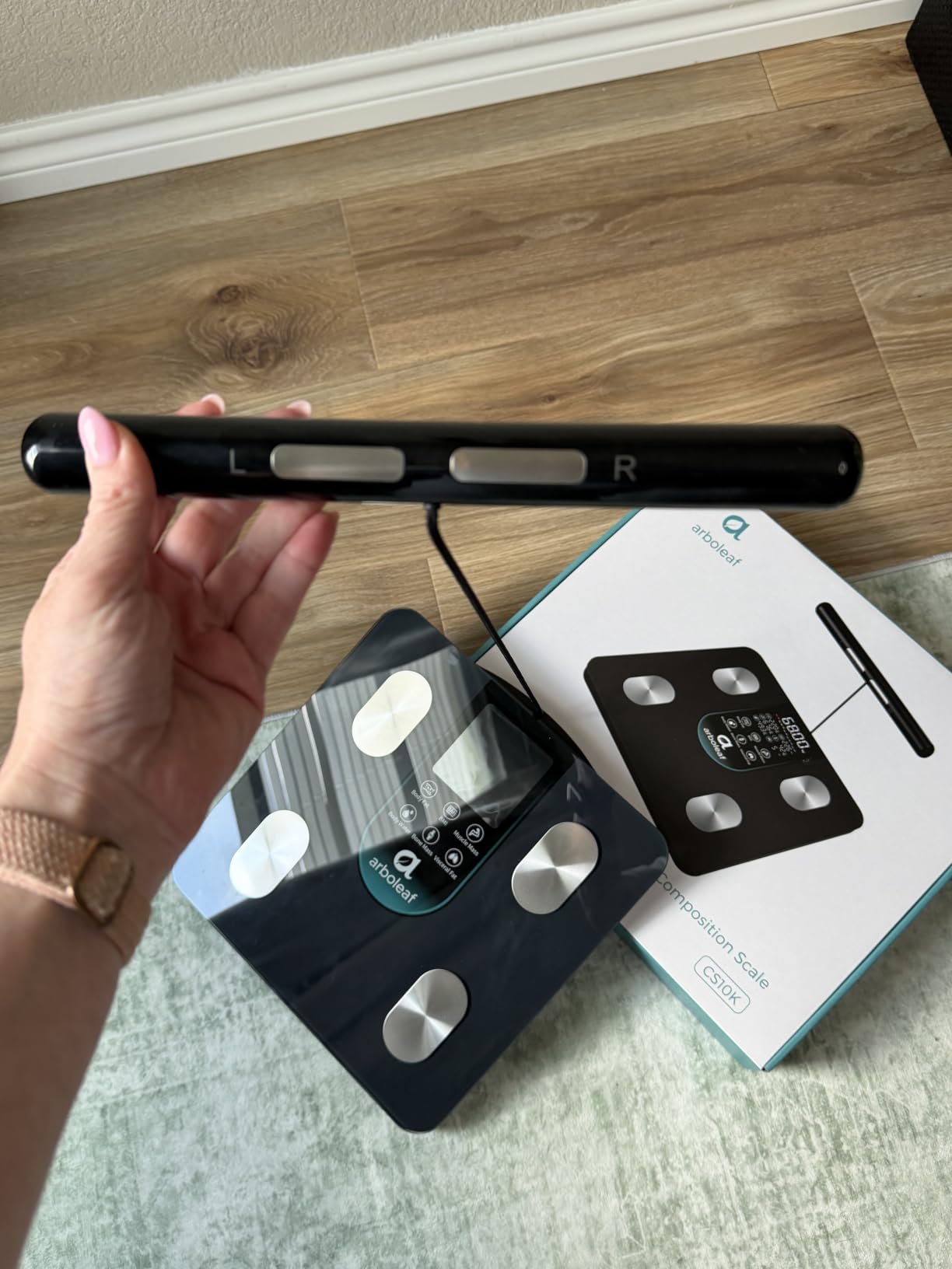 Smart Scale for Body Weight, 8-Electrode Scale with Handle | App unlocks 50+ metrics, trend history, family profiles, and report sharing, while the display shows 7 key stats at a glance customer photo 1