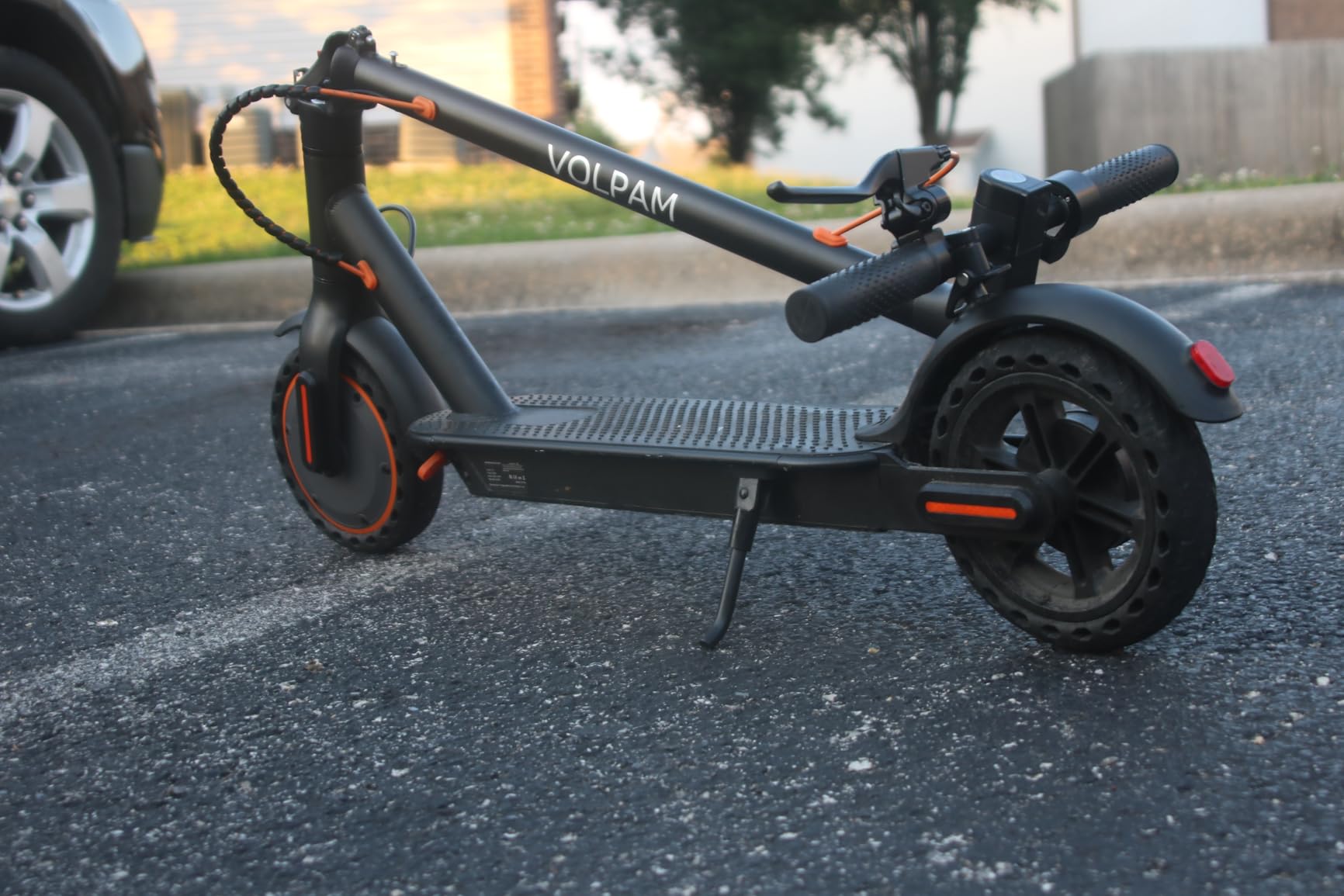 VOLPAM Electric Scooter, 350W/500W Powerful Motor & 19 MPH Top Speed, 16/21 Miles Long Range, Folding E Scooter customer photo 1