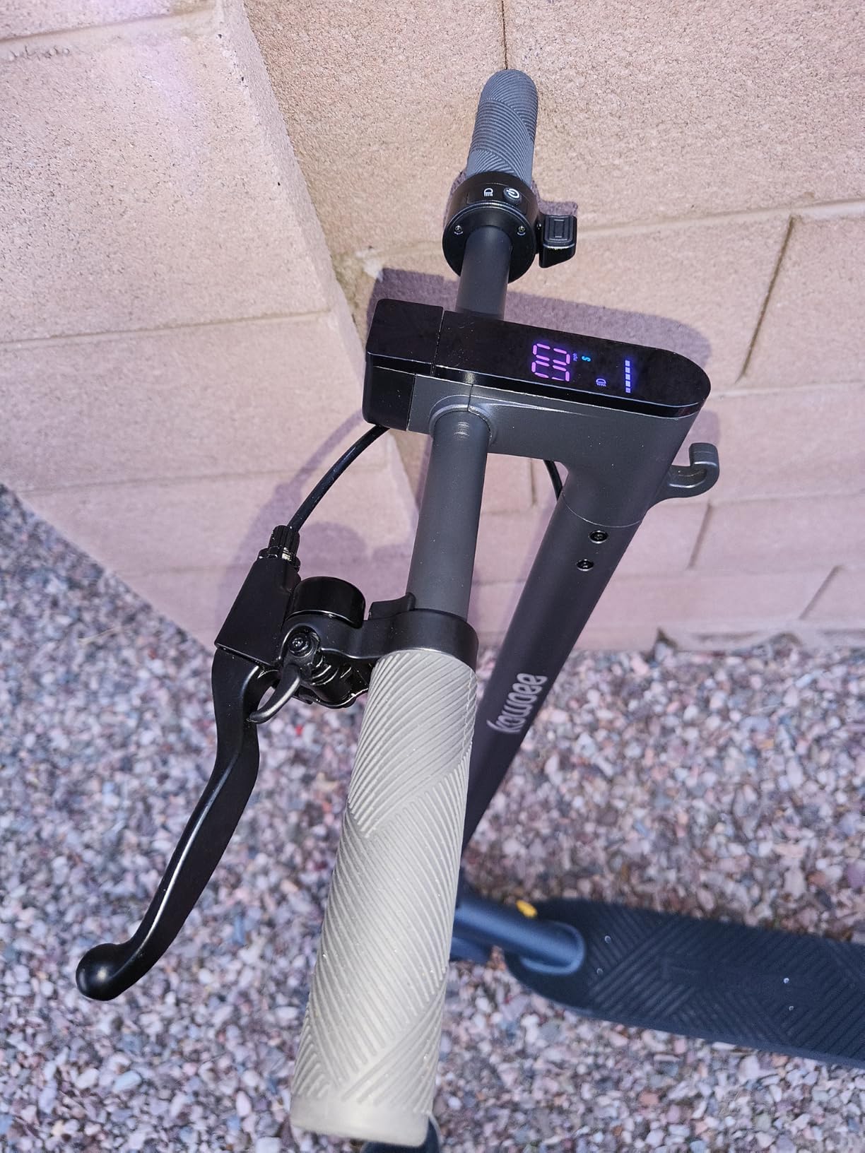 Electric Scooter for Adults Peak 600W 15-20MPH 15-25Miles Long Range, Foldable Commuter E-Scooter with Dual Suspension, UL Certified, APP Control customer photo 1