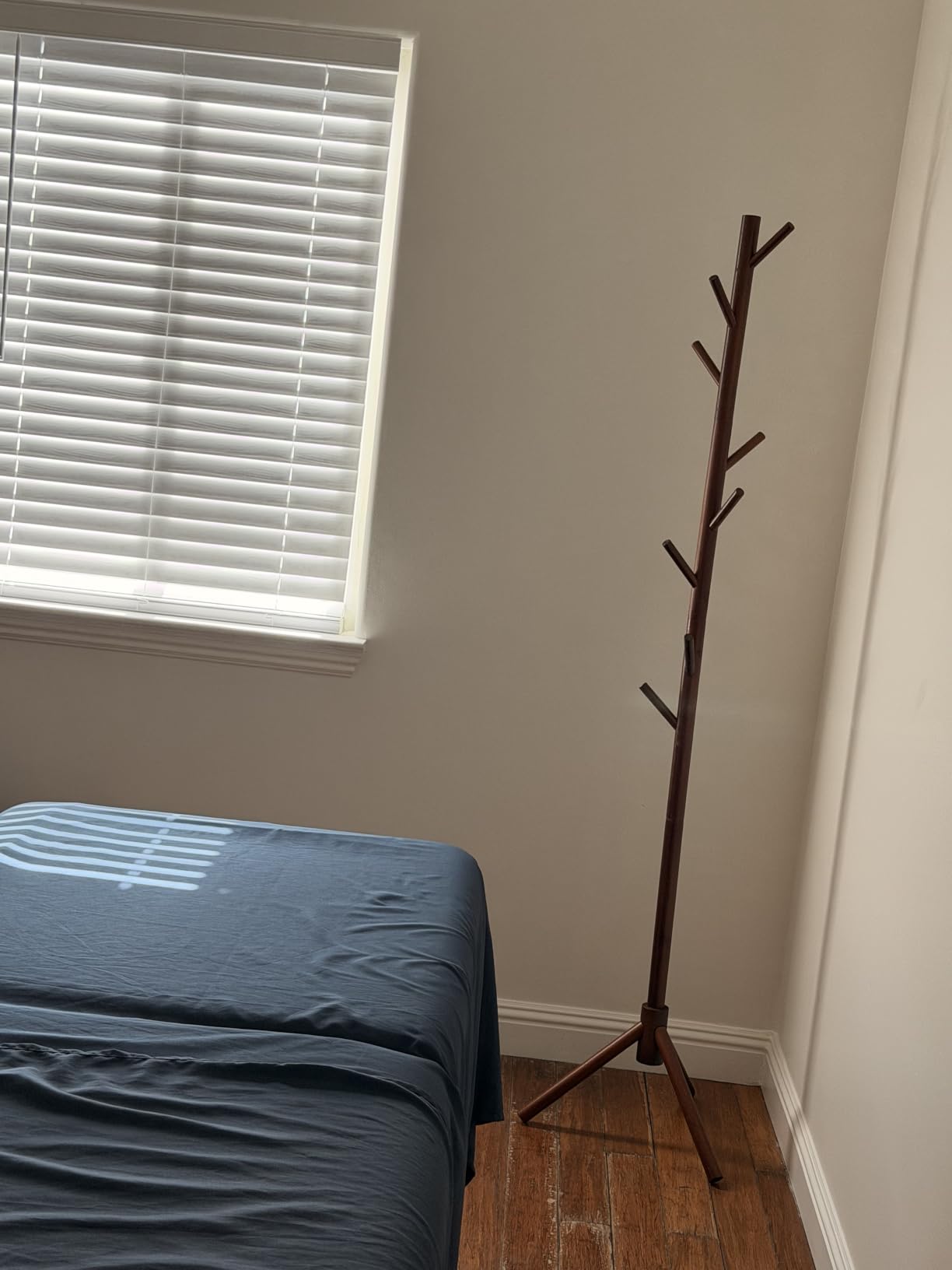 Wooden Coat Rack Freestanding with 8 Hooks & 3 Adjustable Sizes for Clothes, Space-Saving Design for Bedroom Office Entrance Holds Hats Coats Scarves Bags customer photo 2