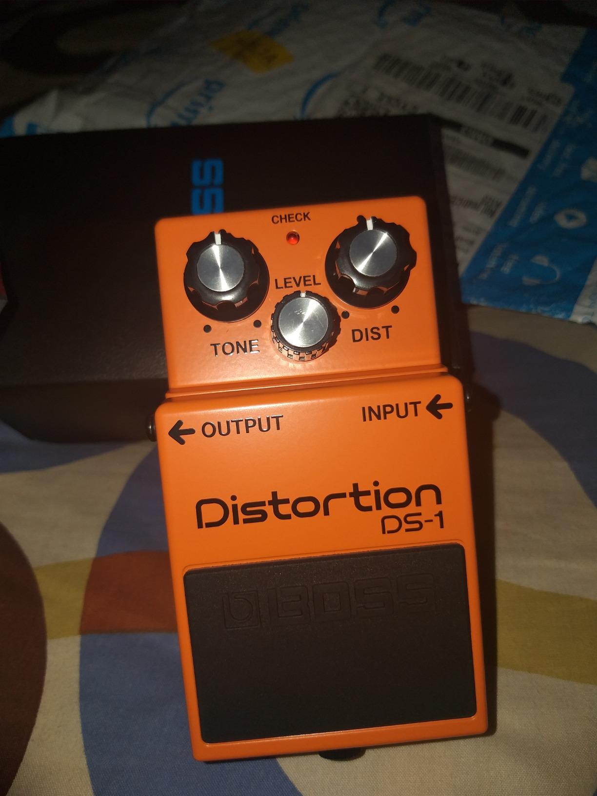 BOSS DS-1 Distortion | Compact Distortion Pedal | The Benchmark in Guitar Distortion | Hard-edged Attack & Smooth Sustain | Wide Tone Range customer photo 1