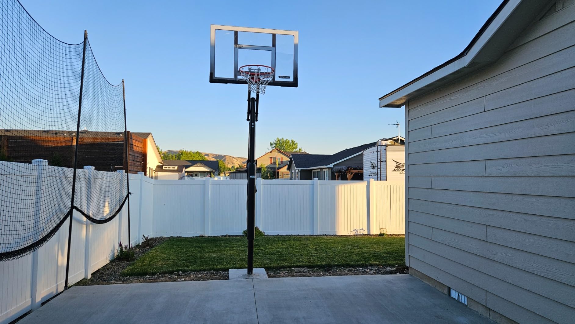 Lifetime 71281 In Ground Power Lift Basketball System, 52 Inch Shatterproof Backboard customer photo 1