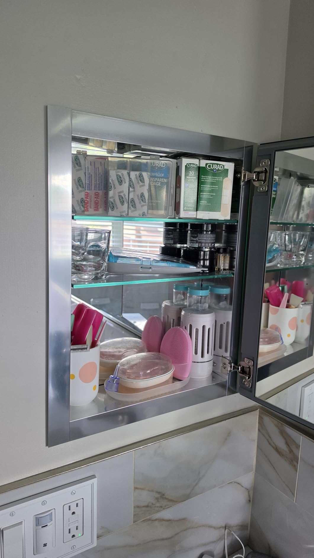 Kohler CB-CLC2026FS Frameless Bathroom Mirror Medicine Cabinet, Single Door, Rectangular Beveled Edge Frame, Bathroom Cabinet Mirror, Adjustable Shelves, 20 in. W x 26 in. H customer photo 2