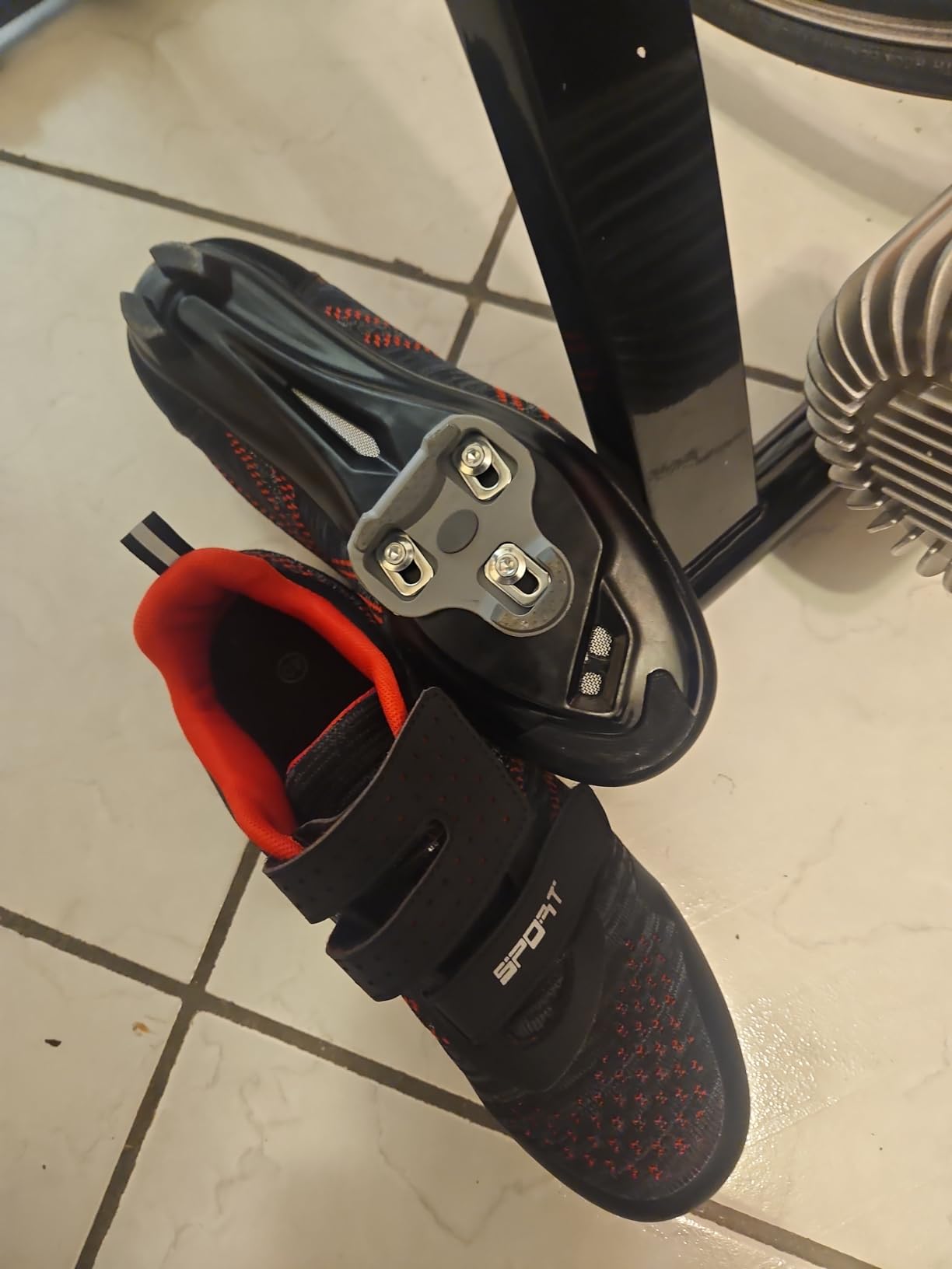 Look Cycle - KEO Grip Cycling Cleats with Memory Positioner Function - Compatible with All Pedals on The Market - Anti-Slip TPU Surface customer photo 1