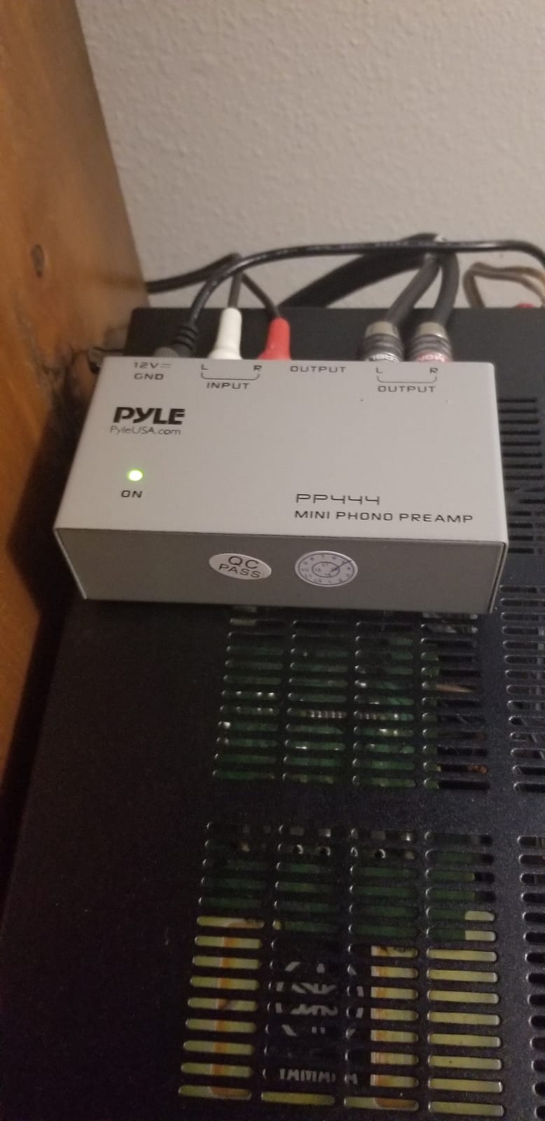 Pyle Ultra Compact Phono Preamp - Mini Turntable Preamp for Audio - Guitar, Microphone - RCA Input/Output for Record Player - Receiver - Amplifier - PP444 customer photo 2