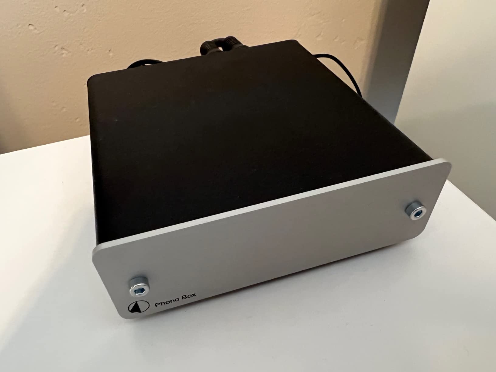 Pro-Ject Audio Phono Box DC 2Channel MM/MC Phono Preamp with Line Output (Black) customer photo 2