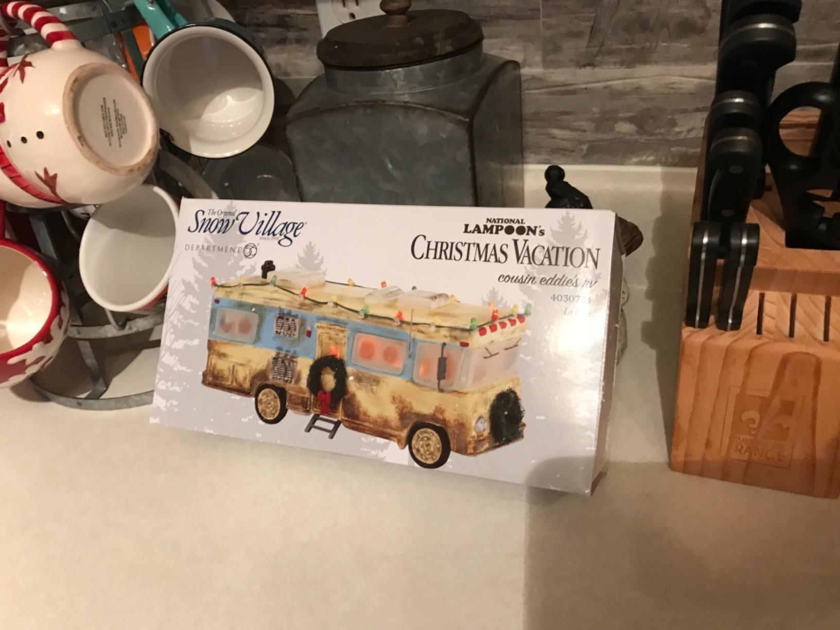 Department 56 Snow Village National Lampoon's Christmas Vacation Cousin Eddie's RV Lit Figurine, 7.87 Inch, Multicolor customer photo 2