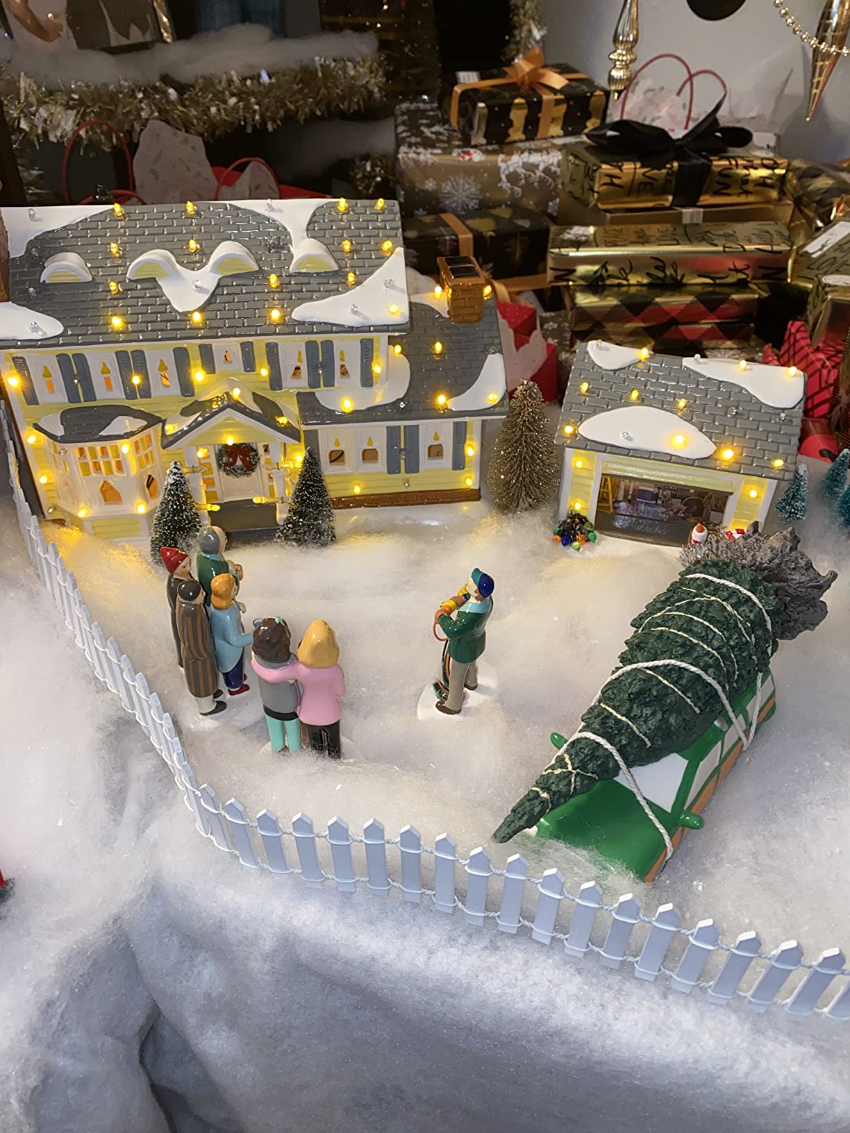 Department 56 Snow Village National Lampoons Christmas Vacation the Griswold Holiday House Lit Building, 7.48 Inch, Multicolor customer photo 1