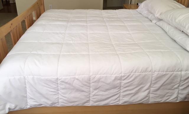 Royal Hotel Bedding White Down Alternative Queen Comforter with Corner Tabs - Hypoallergenic All-Season Plush Hotel Style Comforter, Duvet Insert Queen-Size customer photo 1