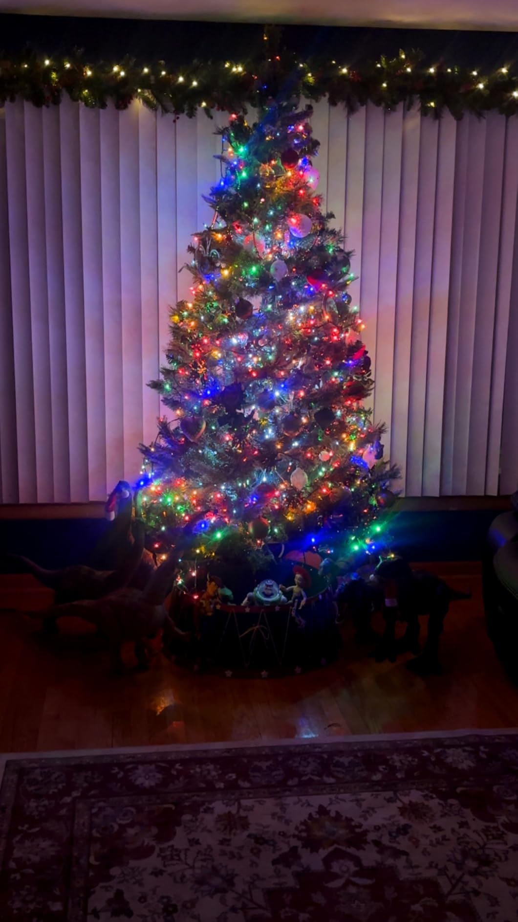 National Tree Company 9ft Pre-Lit Crestwood Spruce Christmas Garland | 50 Warm White LED Lights, 180 Tips, Artificial Christmas Decoration With Glitter, Pinecones, Red Berries, Timer, Green customer photo 1