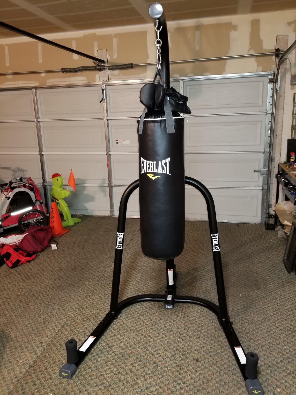 Everlast Single Station Heavy Bag Stand with a 70-lb. Heavy Bag Kit customer photo 1