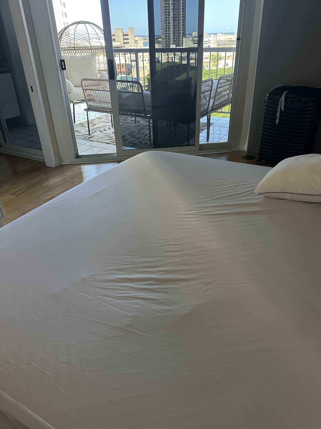 Linenspa Waterproof Mattress Protector, Queen Size - Fitted Sheet Style, Breathable, Machine Washable & Dryer Safe, White customer photo 1