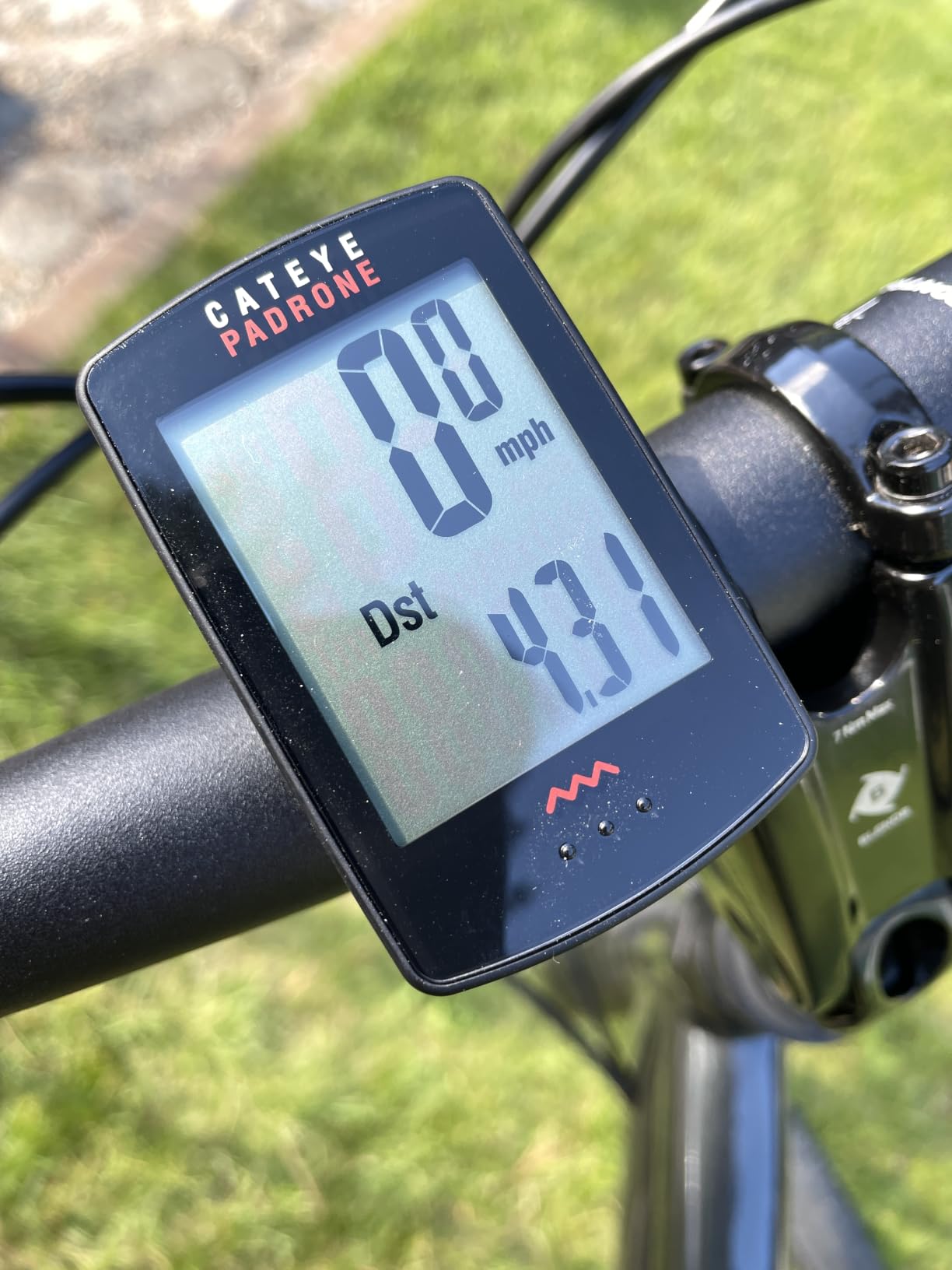 CATEYE Padrone Wireless Bike Computer - Oversized Display Cyclocomputer, Wireless Speedometer & Odometer, FlexTight Mount, Auto Start/Stop, Programmable Odometer customer photo 2