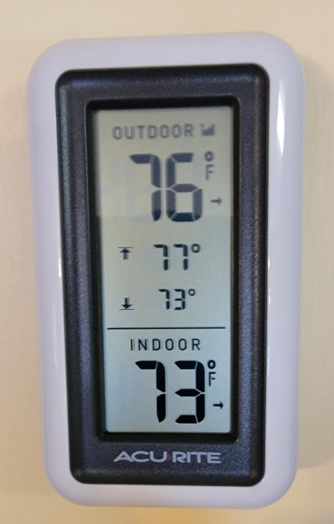 AcuRite Digital Thermometer with Indoor, Outdoor Temperature and Daily High and Lows (00424CA), White customer photo 1