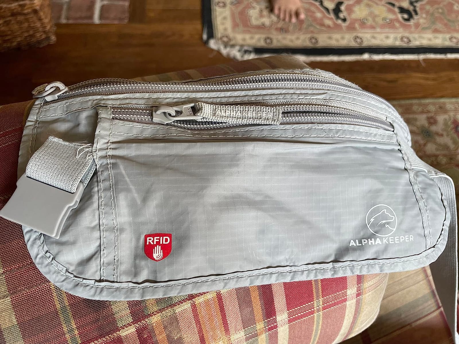 Alpha Keeper Money Belt for Travel Men Women Hidden RFID Passport Holder customer photo 2