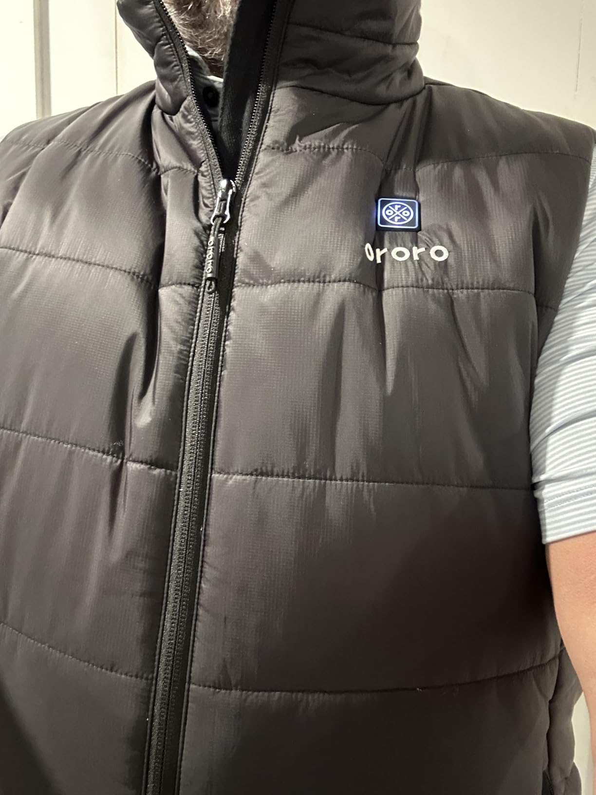 ORORO Men's Heated Vest Lightweight 4-Zone USB-C Battery Heated Puffer Vest | Classic puffer design with insulated comfort, water- and wind-resistant shell for commuting and everyday winter wear customer photo 2
