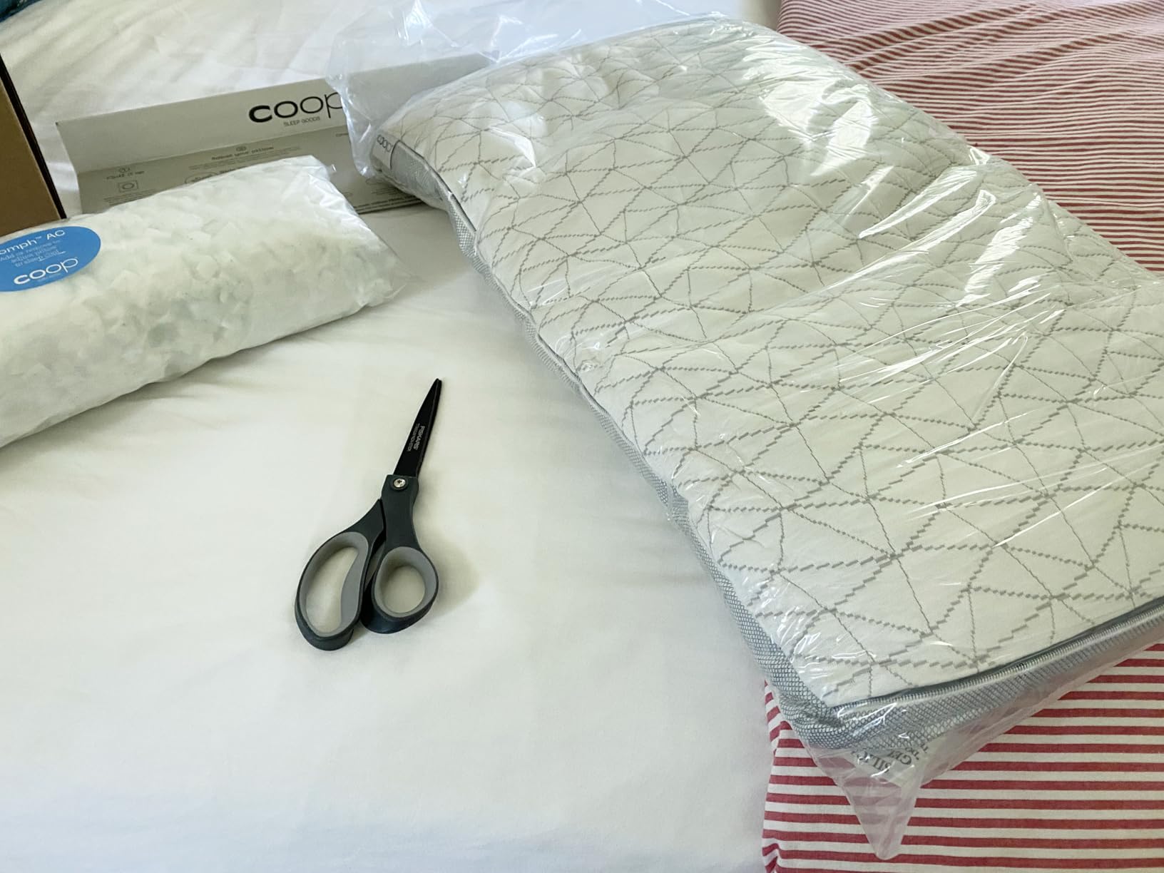 Coop Home Goods Eden Bed Pillow Queen Size for Sleeping on Back, Stomach and Side Sleeper - Medium Soft Memory Foam Cooling Gel - CertiPUR-US/GREENGUARD Gold customer photo 2