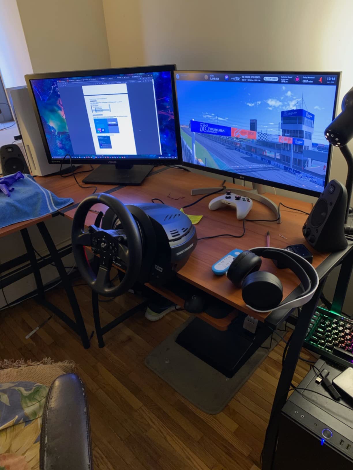 Thrustmaster T300RS GT Force Feedback Racing Wheel & 3 Pedal Set - PS5 & PC customer photo 1