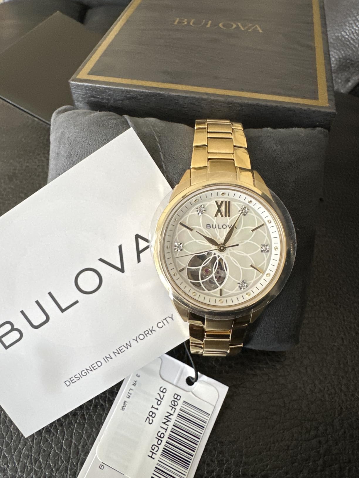 Ladies' Classic Diamond 3-Hand Automatic in Stainless Steel, Mother-of-Pearl Dial and Open Aperture Dial customer photo 2
