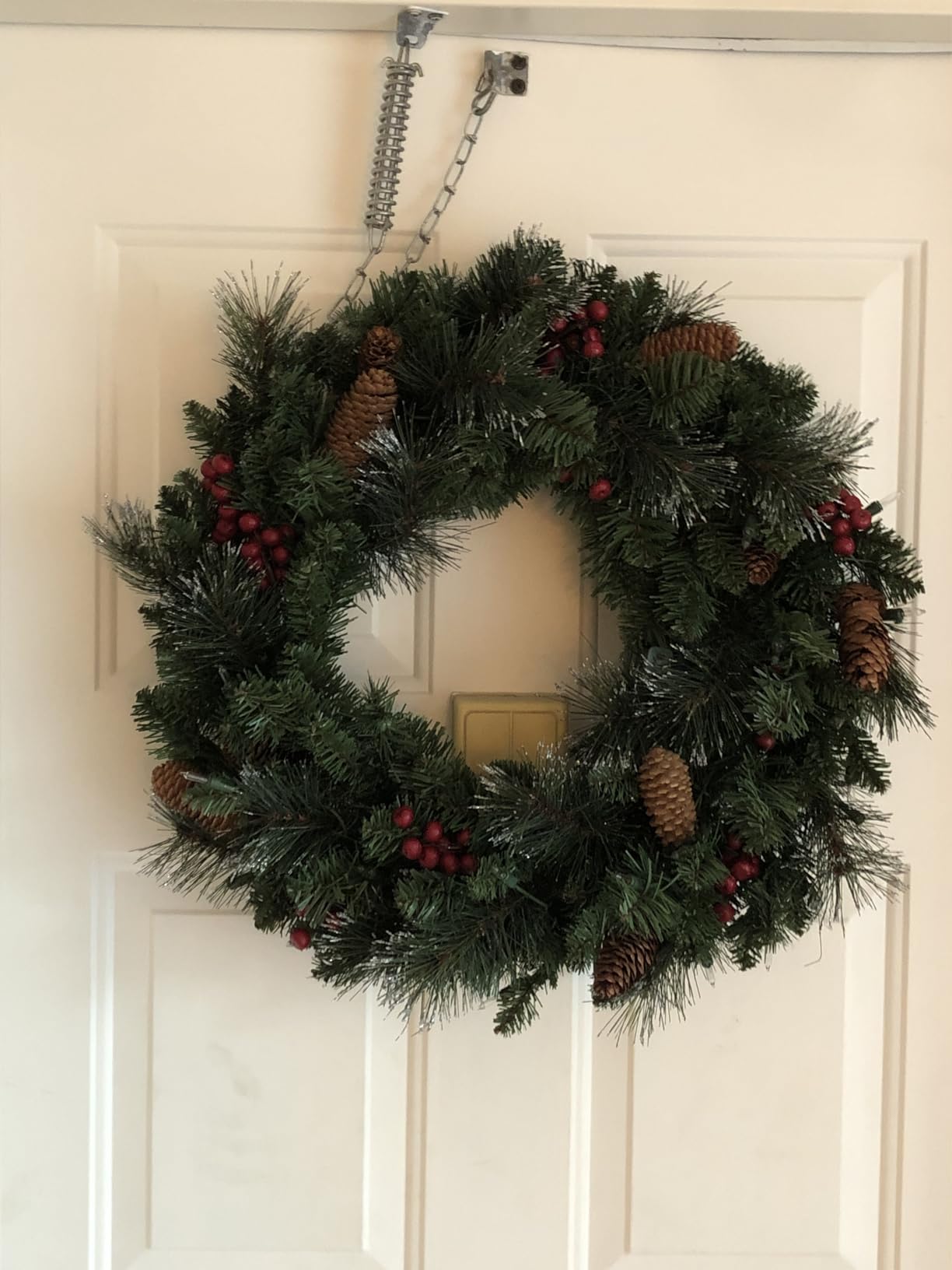 National Tree Company 30in Pre-Lit Crestwood Spruce Christmas Wreath | 70 Clear Lights, 200 Tips, Artificial Christmas Decoration With Glitter, Pinecones, Red Berries, Green customer photo 1