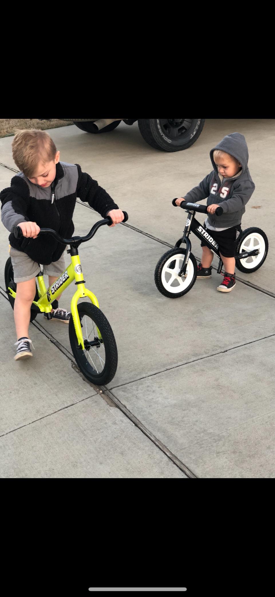 Strider 12 Pro, Aluminum Balance Bike for Kids Aged 1-5 Years, Black Pearl | No-Pedal Pro Balance Bike, Ultralight Aluminum Frame, Adjustable Seat Never-Flat Foam Rubber Tires, Easy Assembly customer photo 1