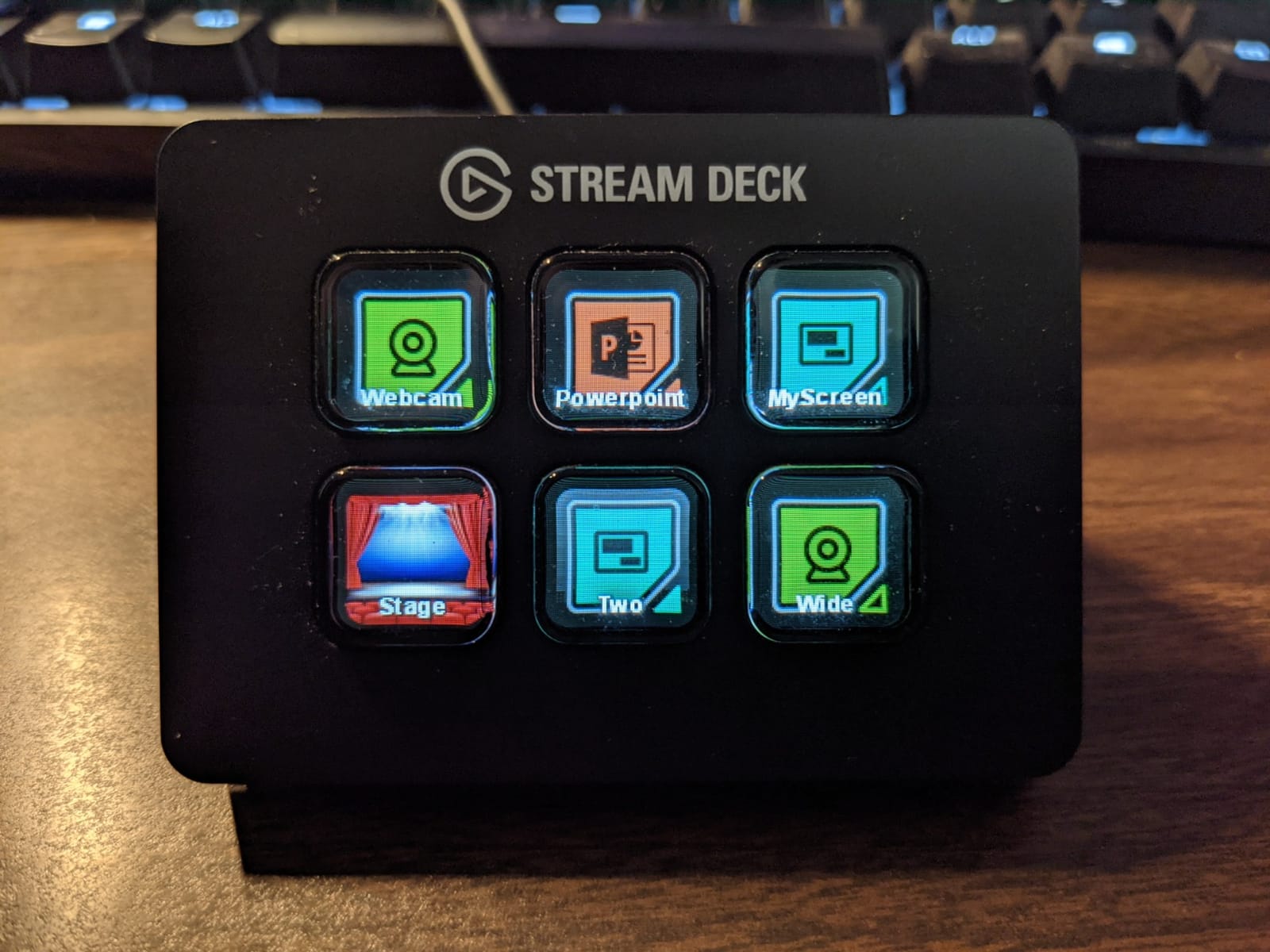 Elgato Stream Deck Mini, 6 Customizable LCD Macro Keys customer photo 1