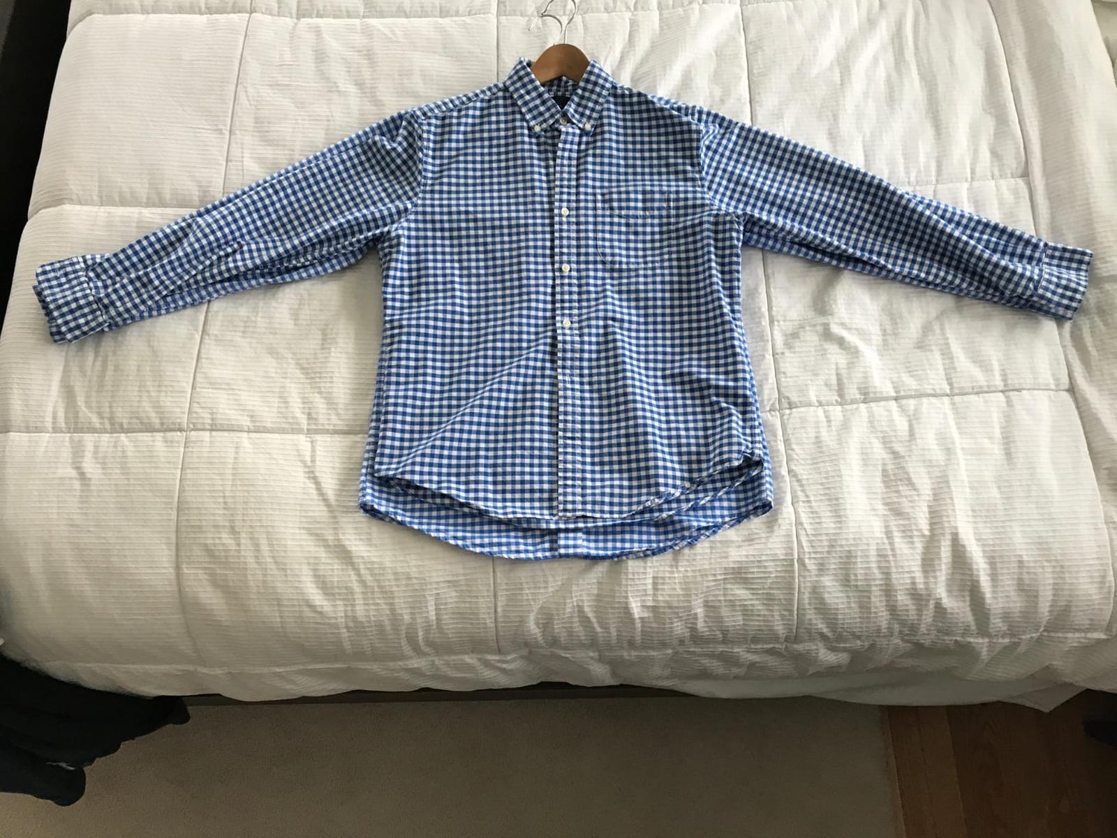 Amazon Essentials Men's Long-Sleeve Pocket Oxford Shirt customer photo 2