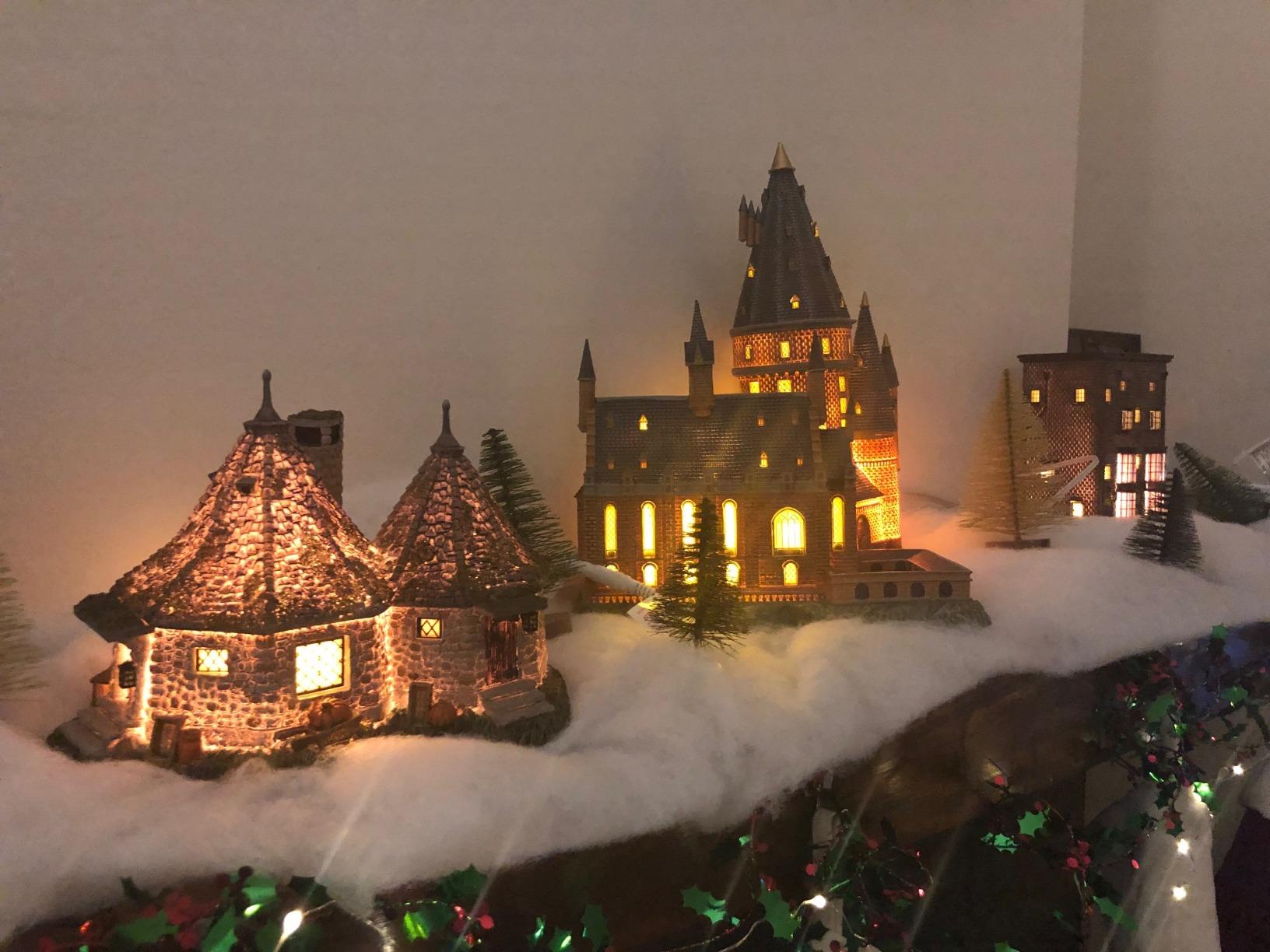 Department 56 Harry Potter Village Hogwarts Hall and Tower Lit Building, 13.07