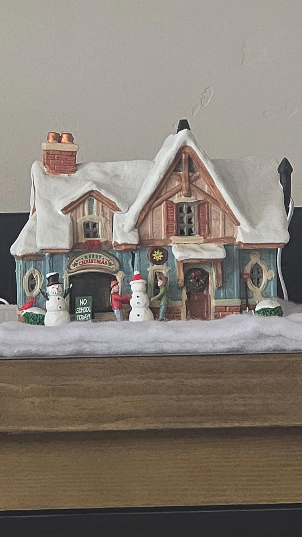 Lemax 85356 Caddington Village Lighted Building: Snow Day! customer photo 2