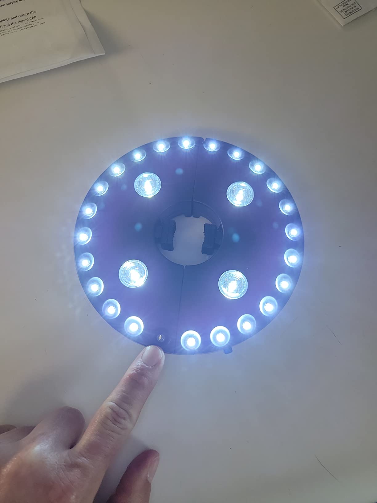 Patio Umbrella Light 3 Lighting Modes Cordless 28 LED Lights at 200 lux - 4 x AA Battery Operated for Patio Umbrellas, Camping Tents or Outdoor Use Forlivese customer photo 1