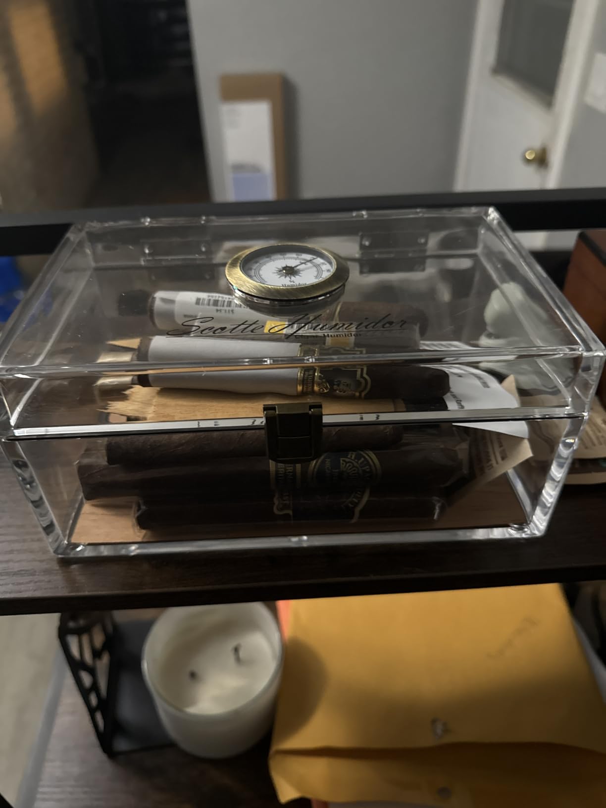Scotte Acrylic Cigar Humidor Jar/case/Box with Humidifier and Hygrometer, humidor Can Hold About 20 Cigars Including Cigar Cutters and Cigar Punch (Clear-1) customer photo 1