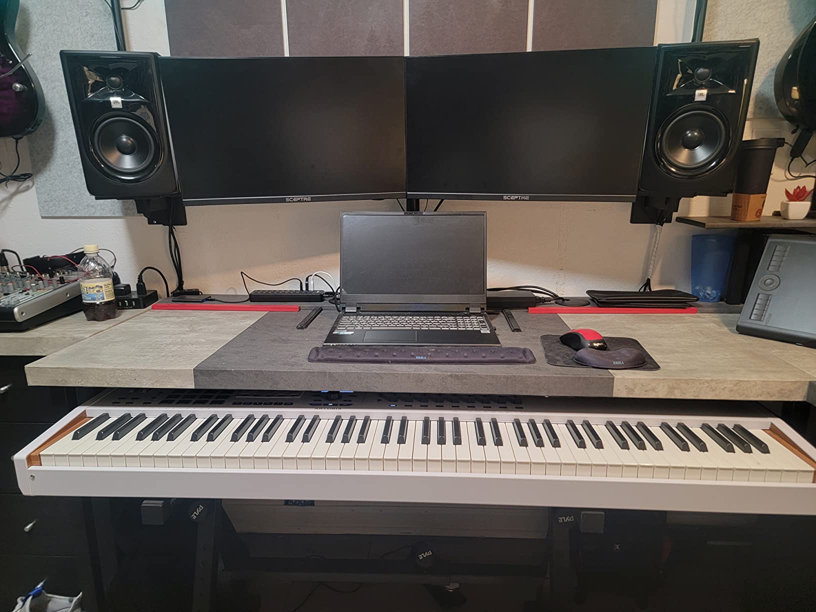 Arturia KeyLab 88 MkII 88 Key Weighted USB MIDI Keyboard Controller - Aftertouch, Velocity Sensitive, Hammer-Action, Piano Feel, With 16 Drum Pads, 9 Faders, 9 Knobs and Analog Lab V Software Included customer photo 2