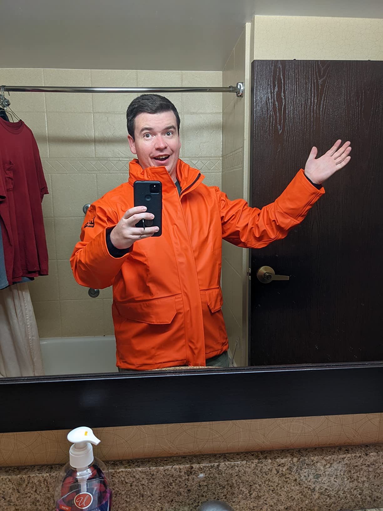 Helly Hansen Gale Men's Rain Jacket, Waterproof, Stretch Fit, Hiking Jacket customer photo 2