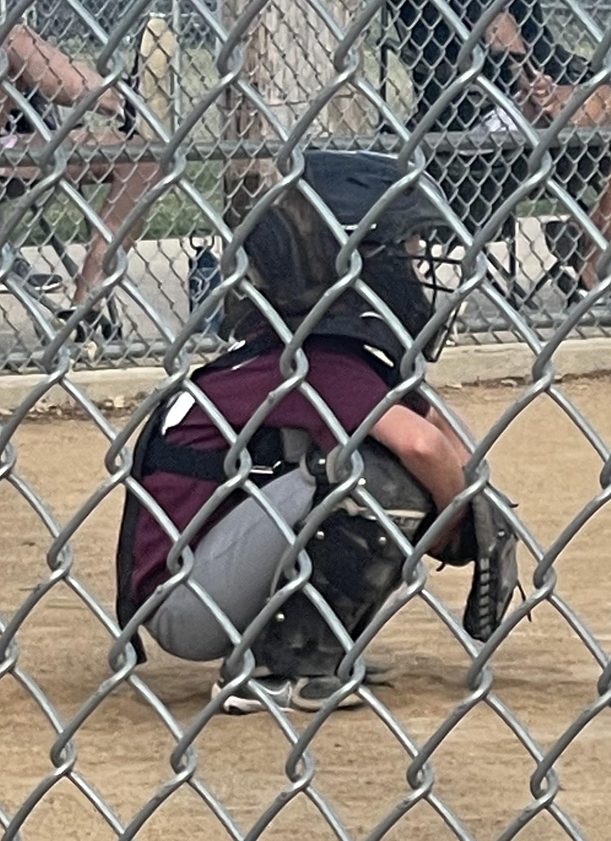 Easton Black Magic 2.0 Baseball Catcher's Set | Junior (Ages 6-8) / Youth (Ages 9-12) customer photo 1